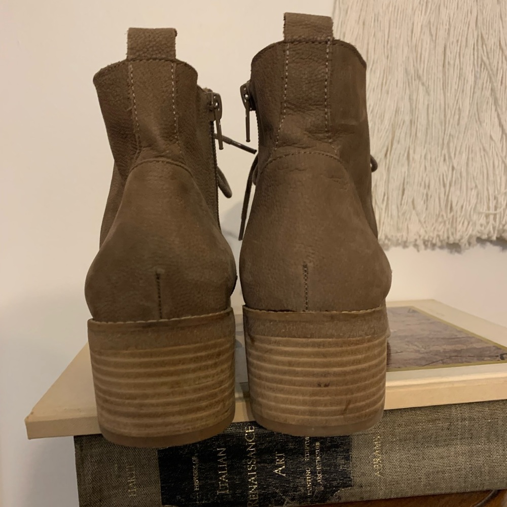Lucky Brand Tan Laced Ankle Boots - Picture 7 of 8